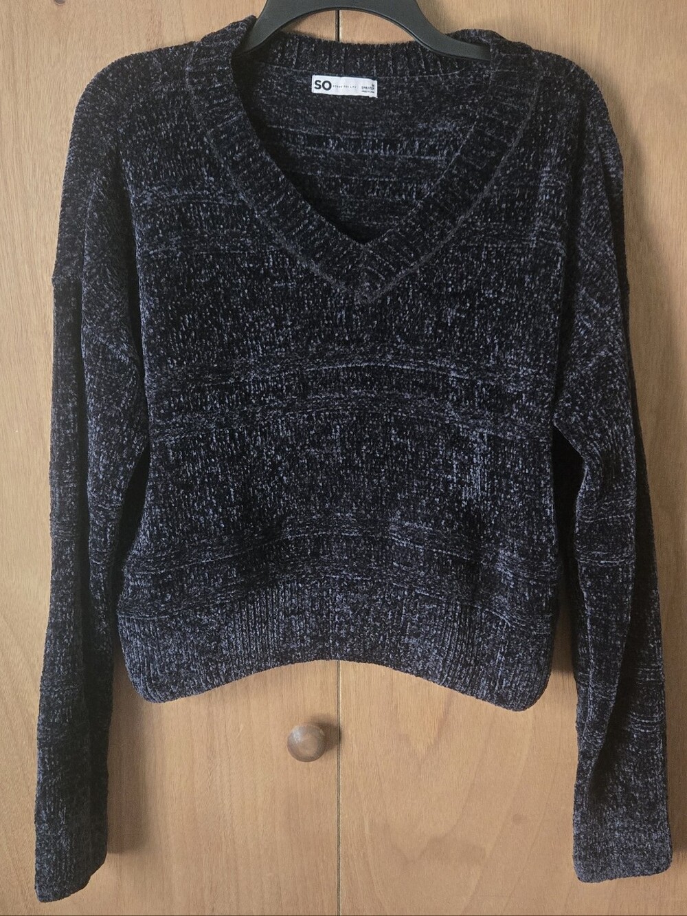 SO Velvet Chenille V-Neck Sweater - Black